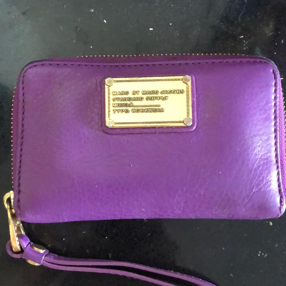 Marc Jacobs zipper wallet